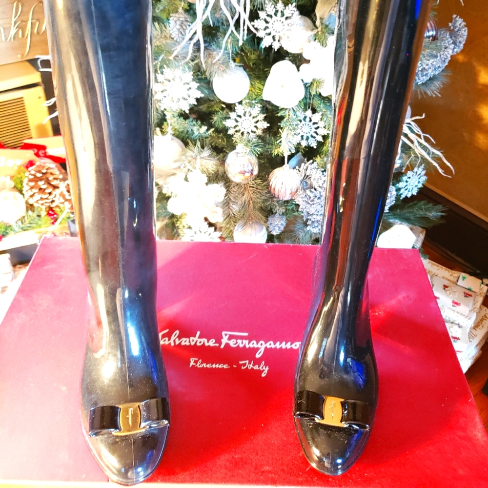 SALVATORE FEREAGAMO RUBBER RAIN BOOTS